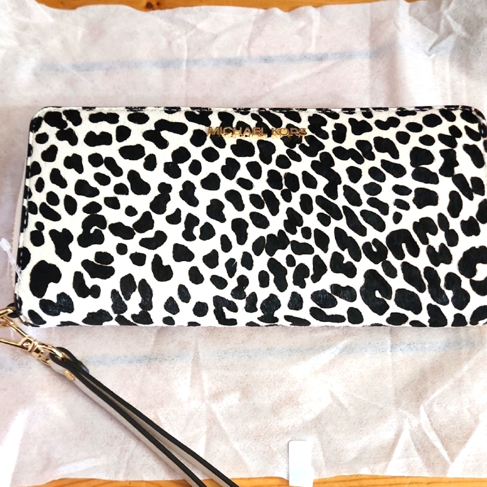 Michael Kors Black and White Women's Wallet
